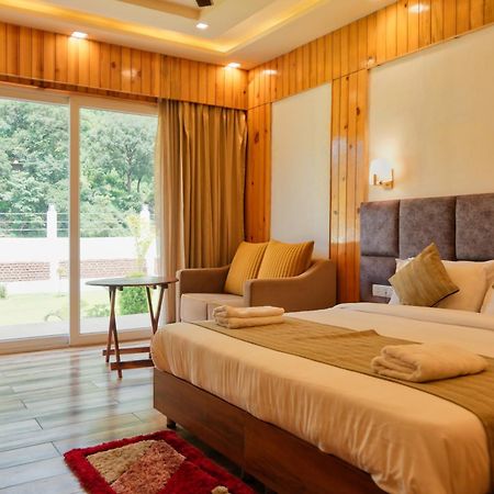 Qcent Woods Resort & Spa, רישיקש מראה חיצוני תמונה