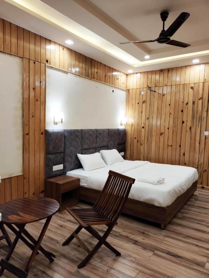 Qcent Woods Resort & Spa, רישיקש מראה חיצוני תמונה
