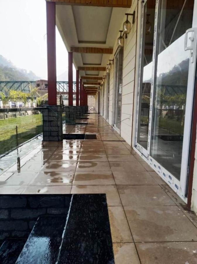 Qcent Woods Resort & Spa, רישיקש מראה חיצוני תמונה