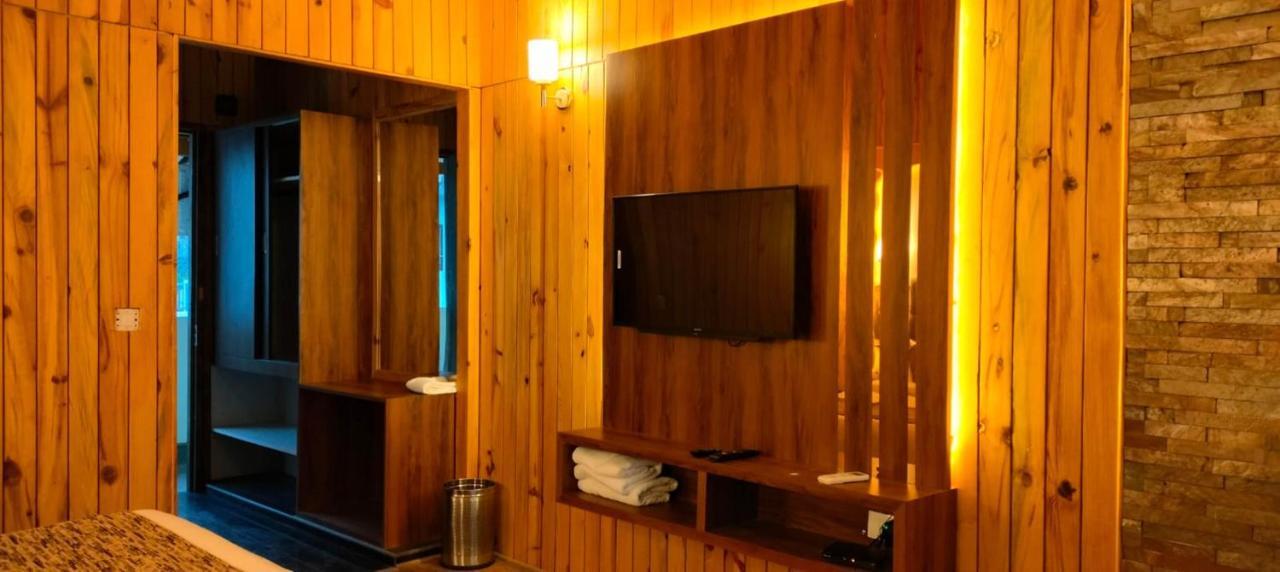 Qcent Woods Resort & Spa, רישיקש מראה חיצוני תמונה