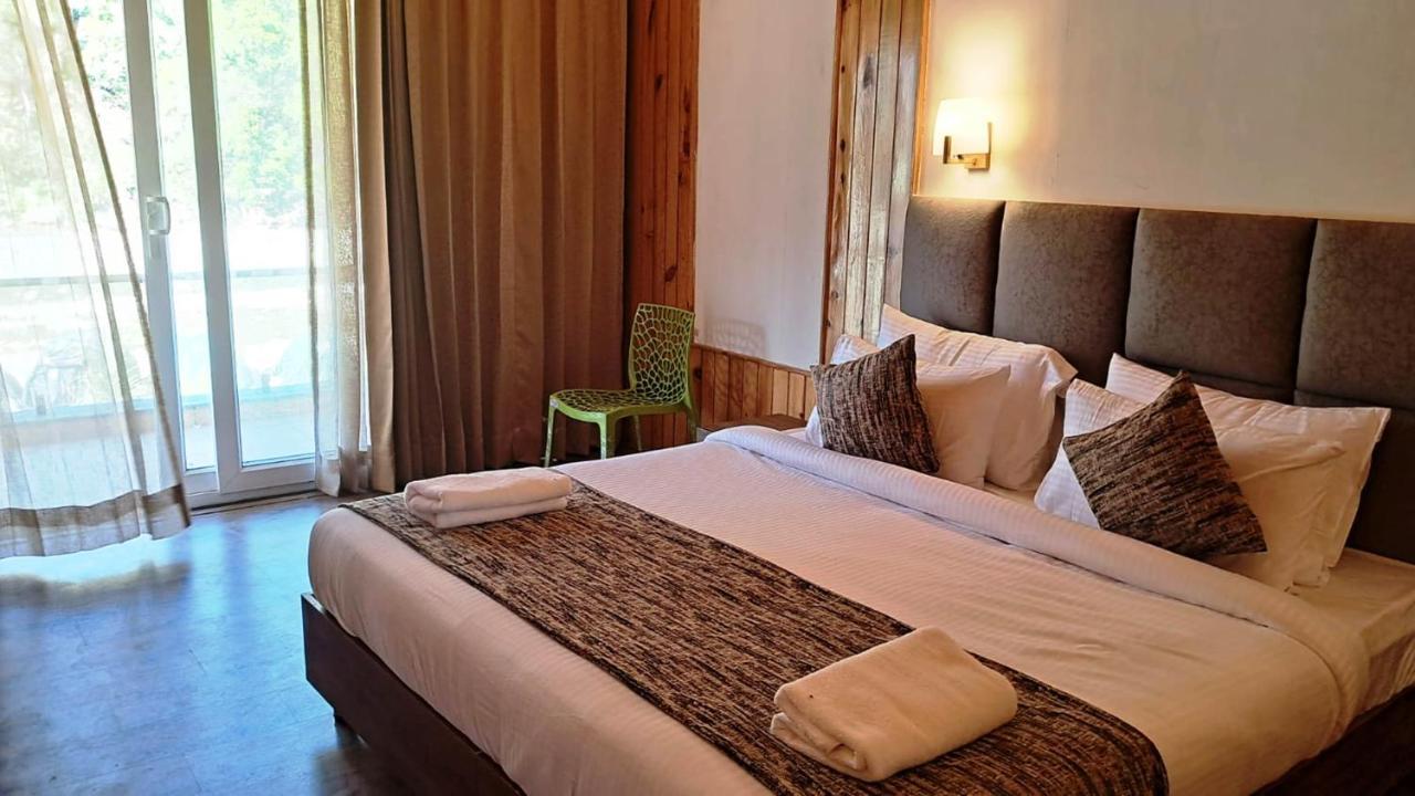 Qcent Woods Resort & Spa, רישיקש מראה חיצוני תמונה