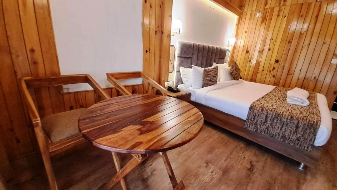 Qcent Woods Resort & Spa, רישיקש מראה חיצוני תמונה
