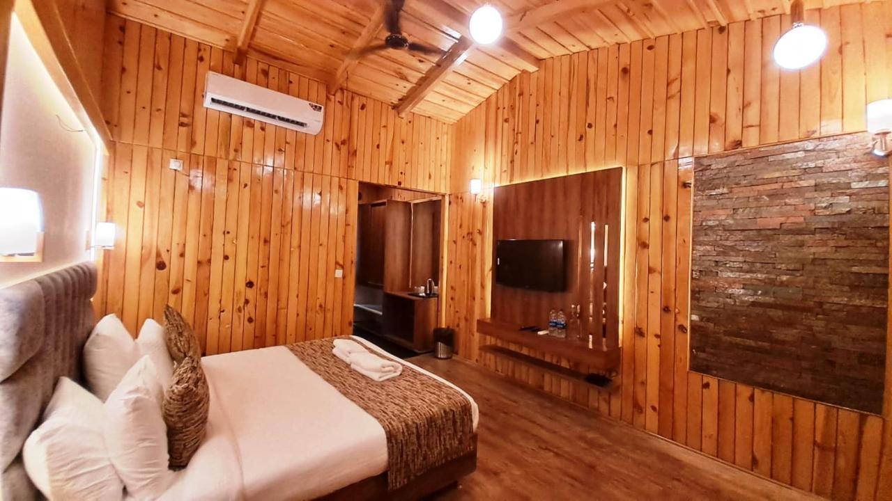 Qcent Woods Resort & Spa, רישיקש מראה חיצוני תמונה