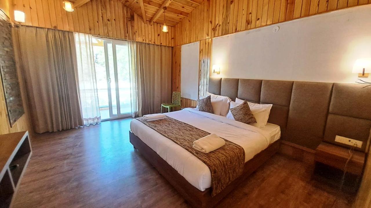 Qcent Woods Resort & Spa, רישיקש מראה חיצוני תמונה