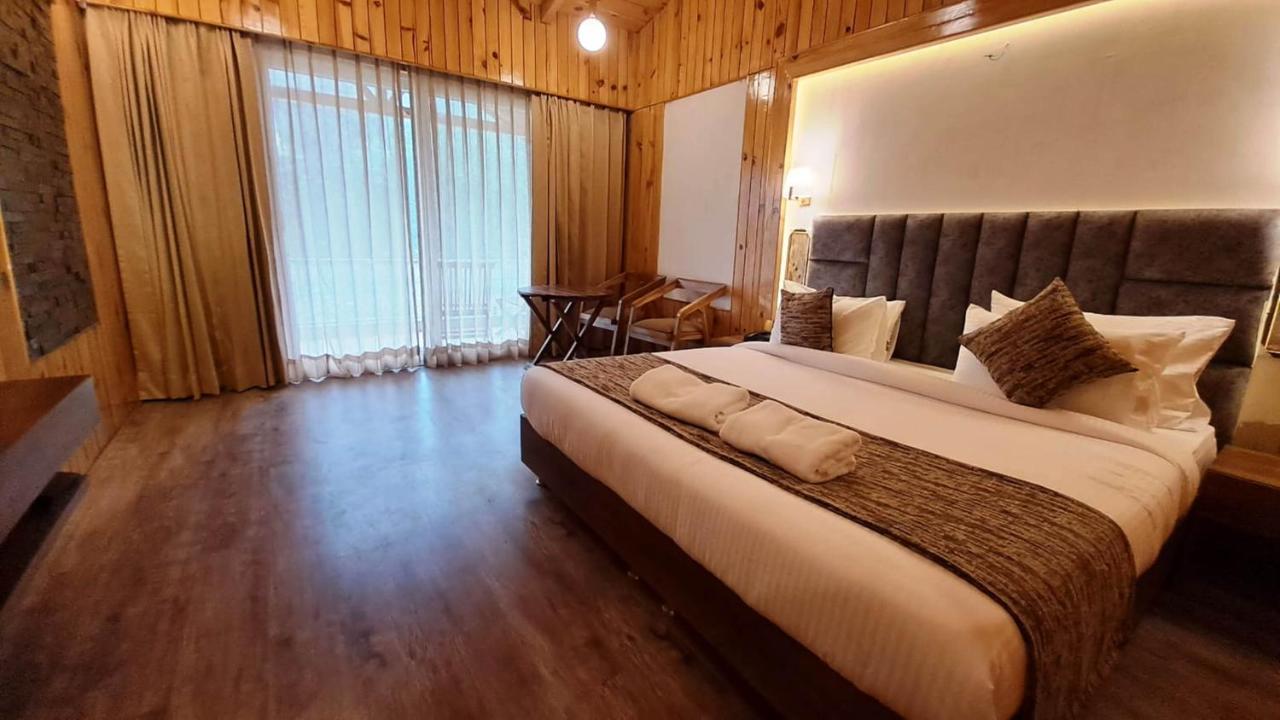 Qcent Woods Resort & Spa, רישיקש מראה חיצוני תמונה