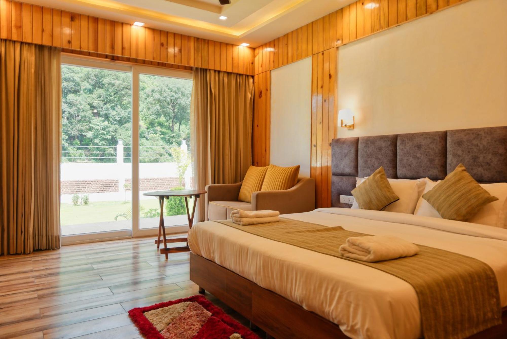 Qcent Woods Resort & Spa, רישיקש מראה חיצוני תמונה