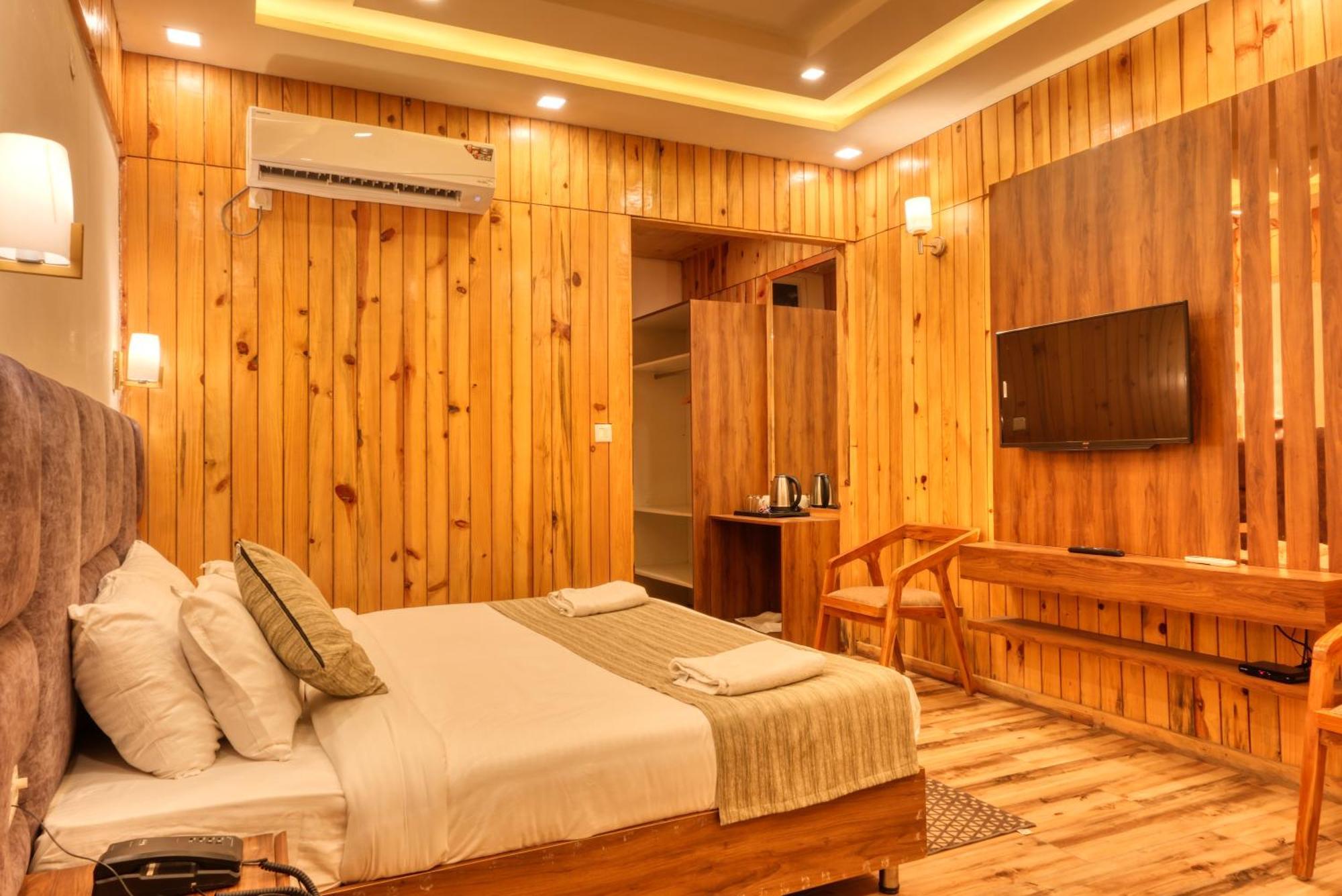 Qcent Woods Resort & Spa, רישיקש מראה חיצוני תמונה