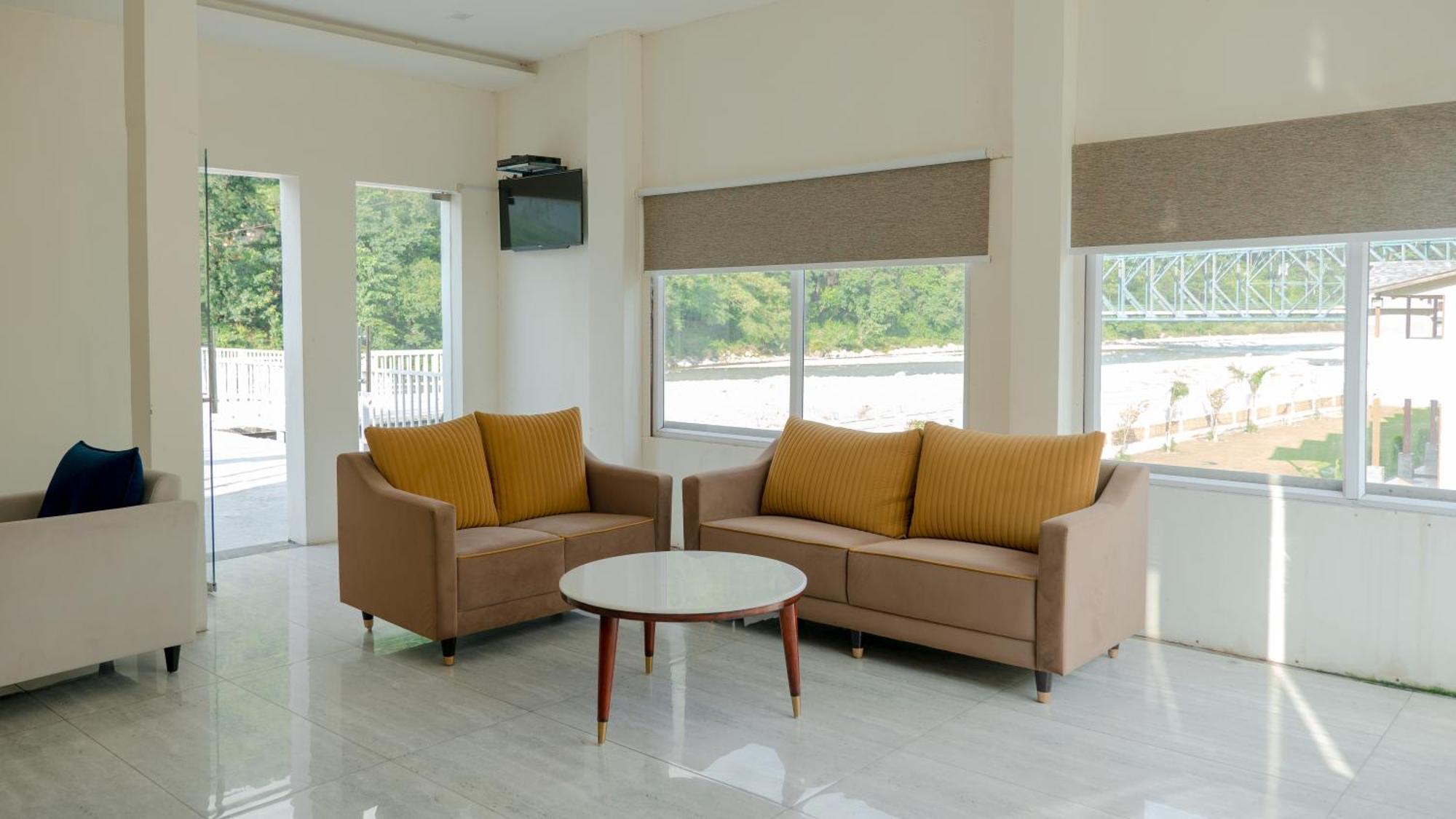 Qcent Woods Resort & Spa, רישיקש מראה חיצוני תמונה