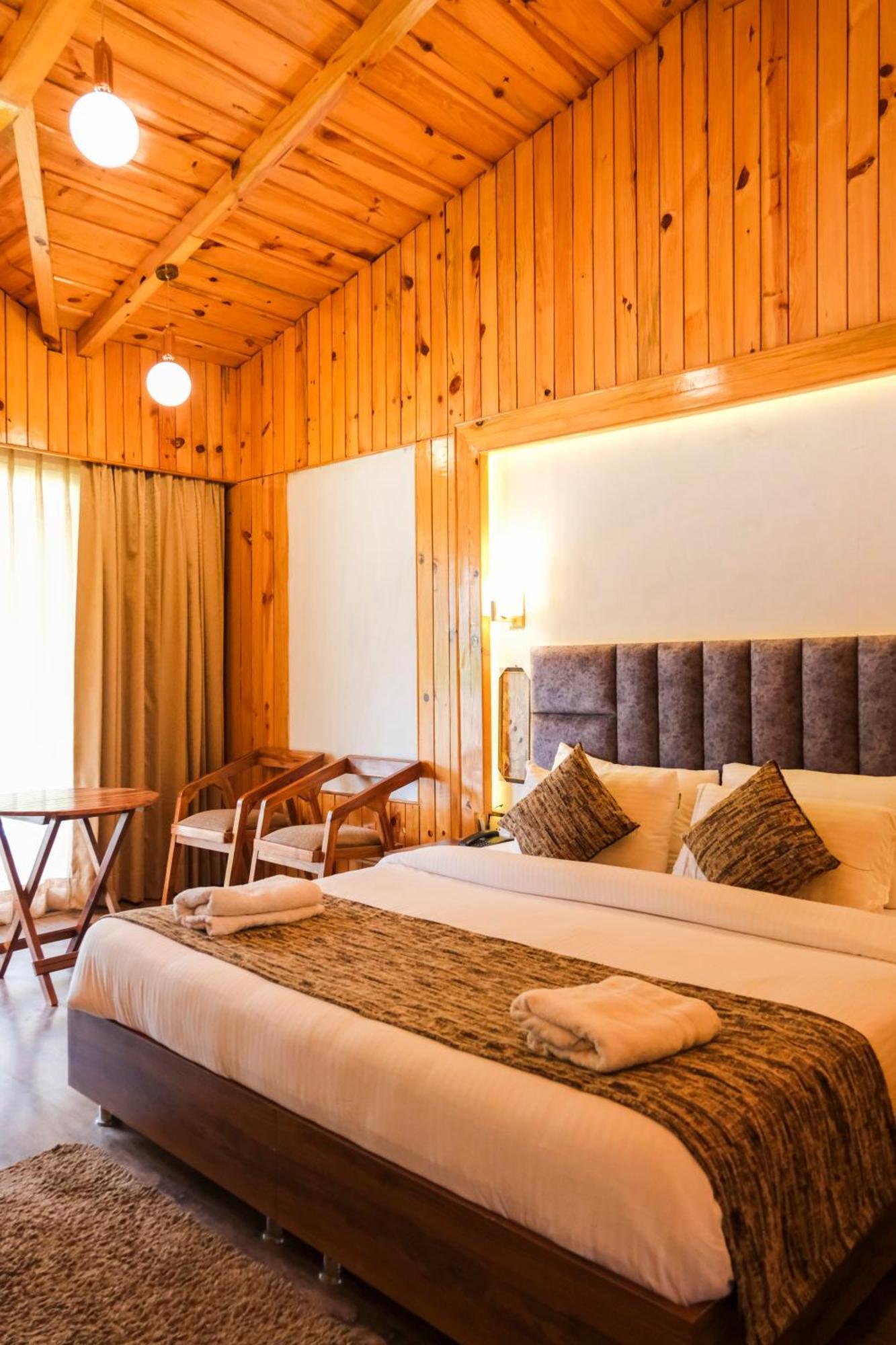 Qcent Woods Resort & Spa, רישיקש מראה חיצוני תמונה